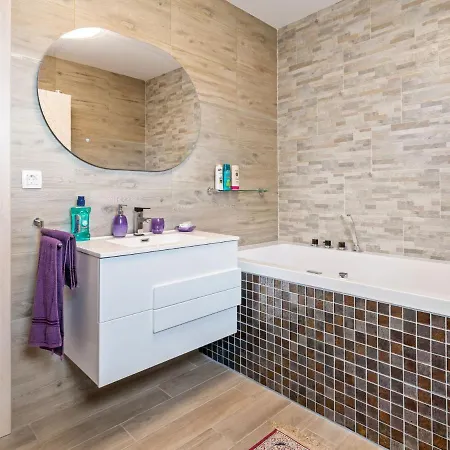 Dainty Holiday In Novigrad With Private Swimming Pool Casa de Férias *
