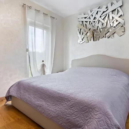 Dainty Holiday In Novigrad With Private Swimming Pool Casa de Férias *